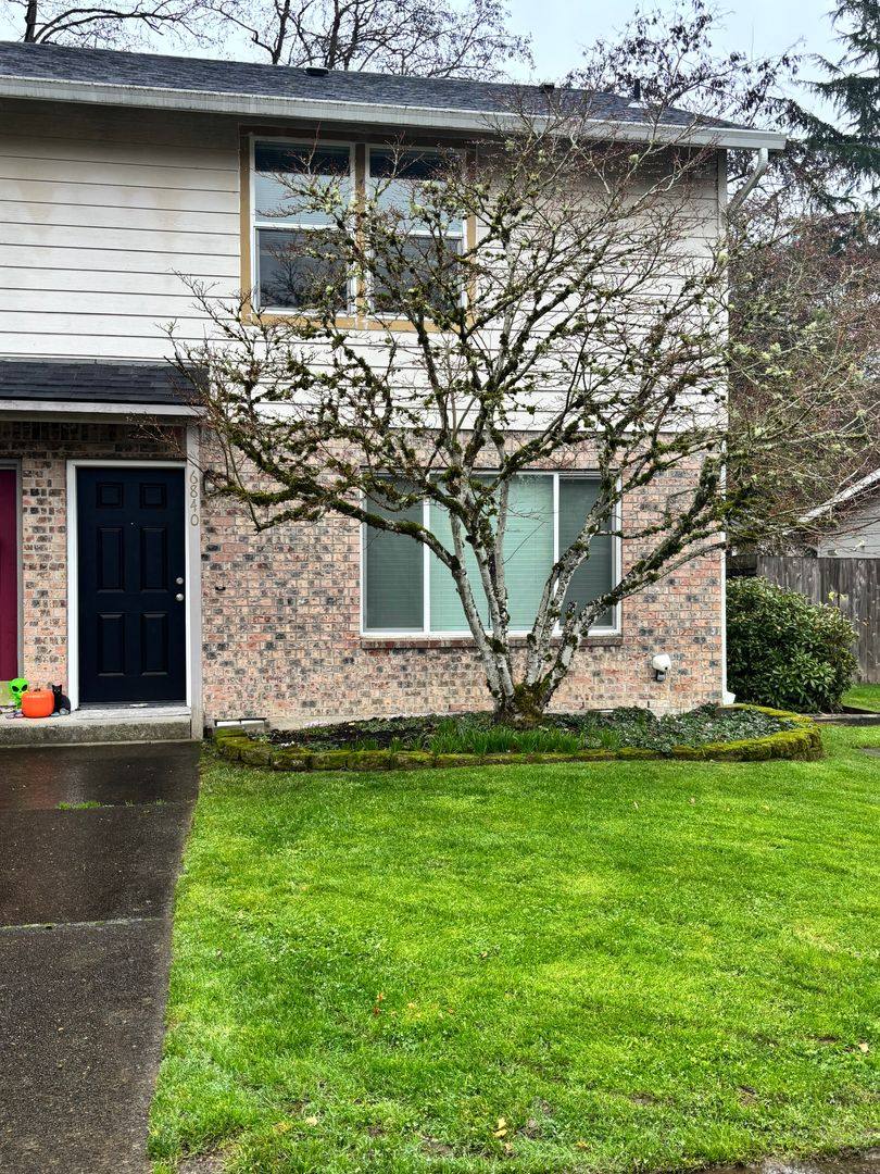 Townhouse for rent at 6840 SW Garden Home Rd, Portland, OR 97223