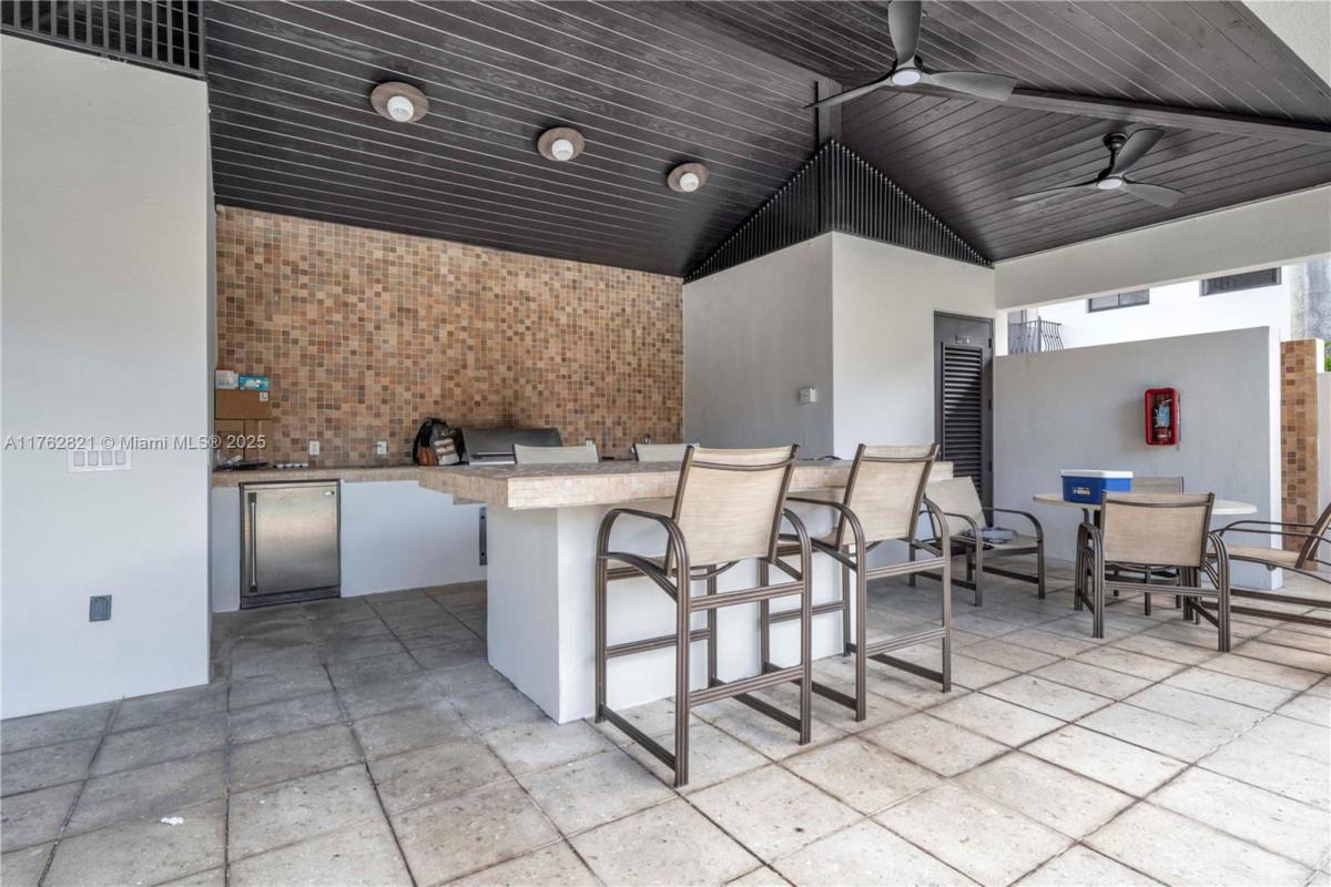 Townhouse for rent at 3041 Indiana St #10, Miami, FL 33133