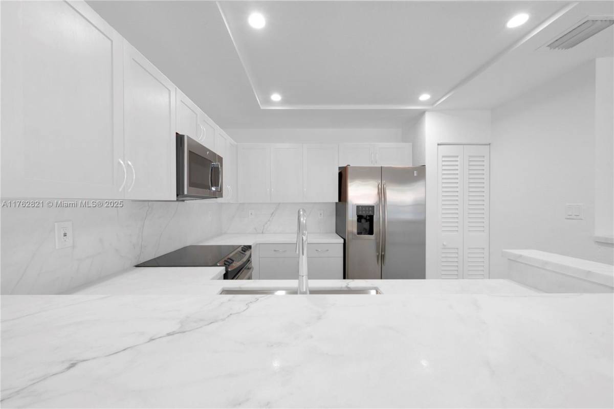 Townhouse for rent at 3041 Indiana St #10, Miami, FL 33133
