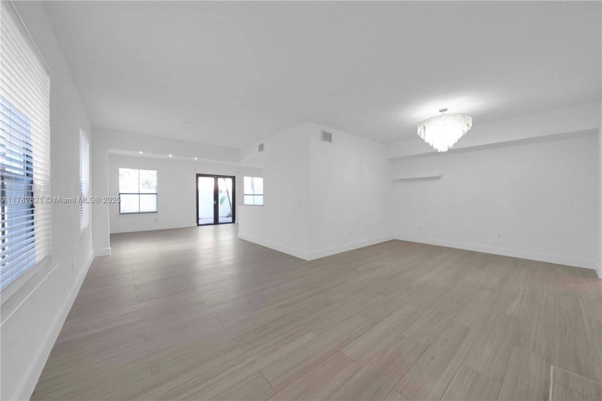 Townhouse for rent at 3041 Indiana St #10, Miami, FL 33133