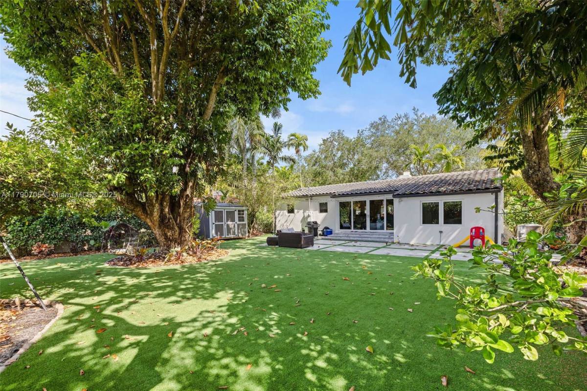 House for rent at 90 NE 106th St, Miami, FL 33138