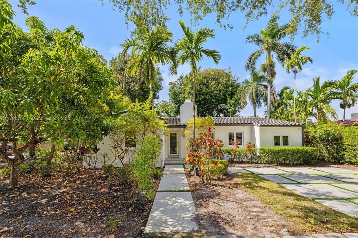 House for rent at 90 NE 106th St, Miami, FL 33138