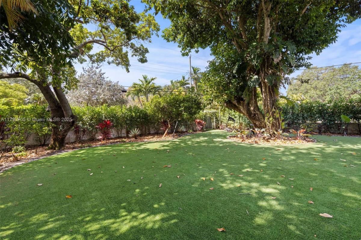 House for rent at 90 NE 106th St, Miami, FL 33138