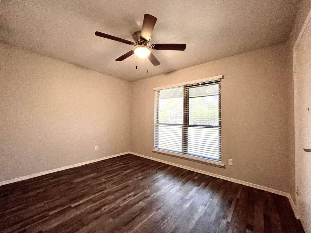 Apartment for rent at 1001 Mineral Wells St, Terrell, TX 75160