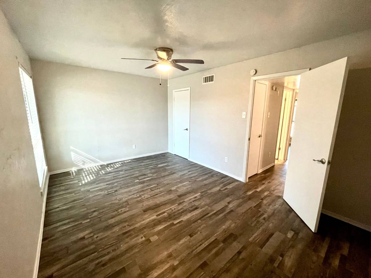 Apartment for rent at 1001 Mineral Wells St, Terrell, TX 75160