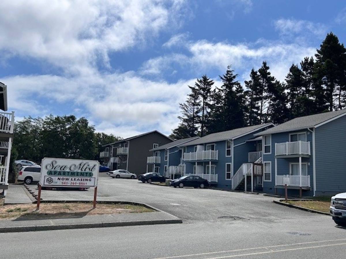 Apartment for rent at 151 Norman Ave, Coos Bay, OR 97420