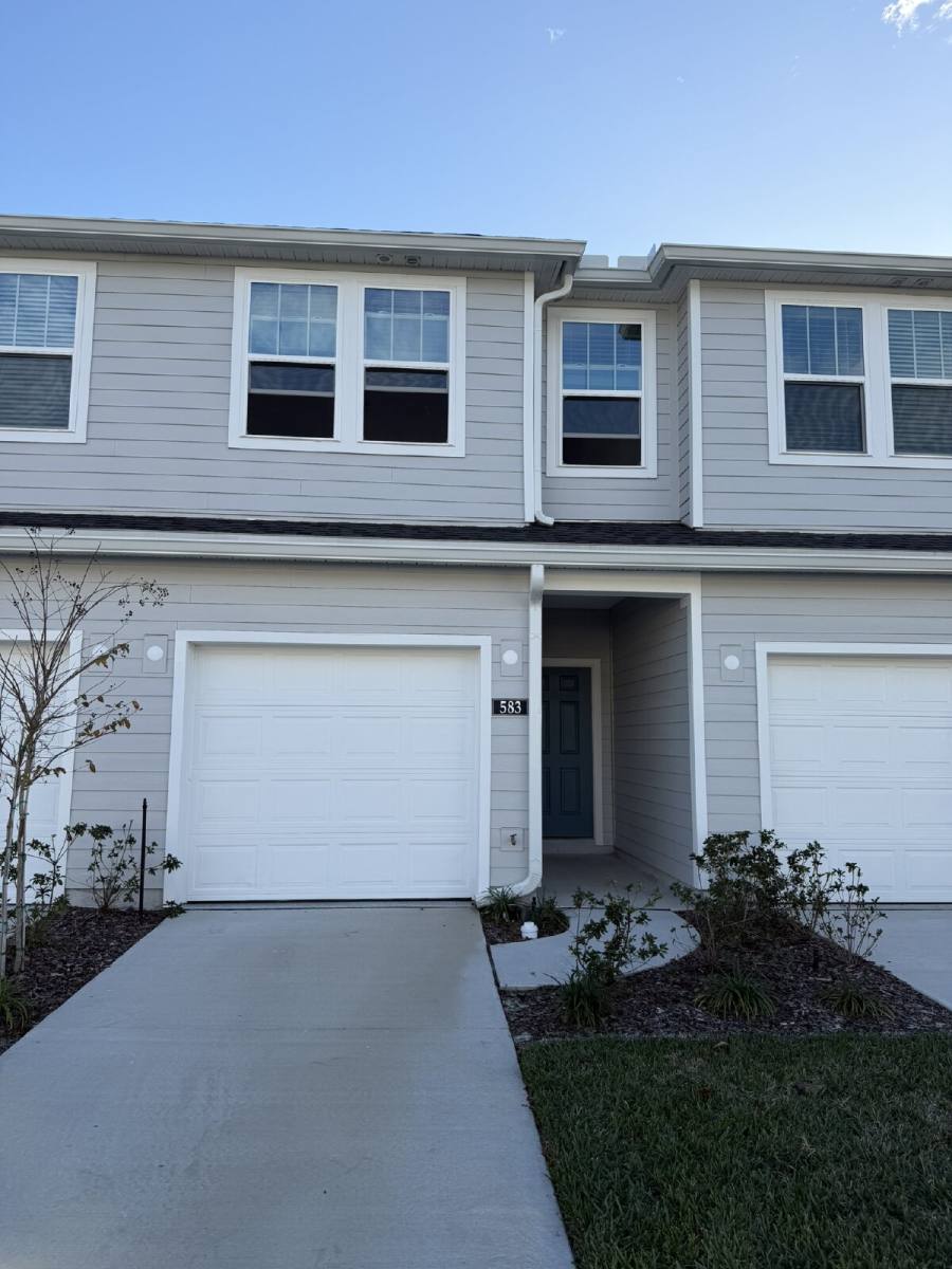 Townhouse for rent at 583 Holly Lakes Dr, Orange Park, FL 32073