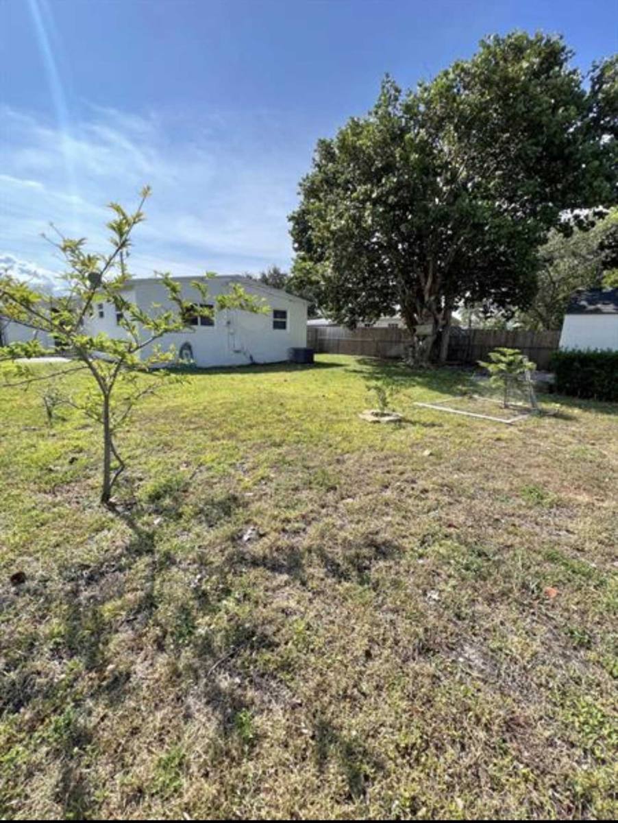 Apartment for rent at 418 NW 14th St, Delray Beach, FL 33444