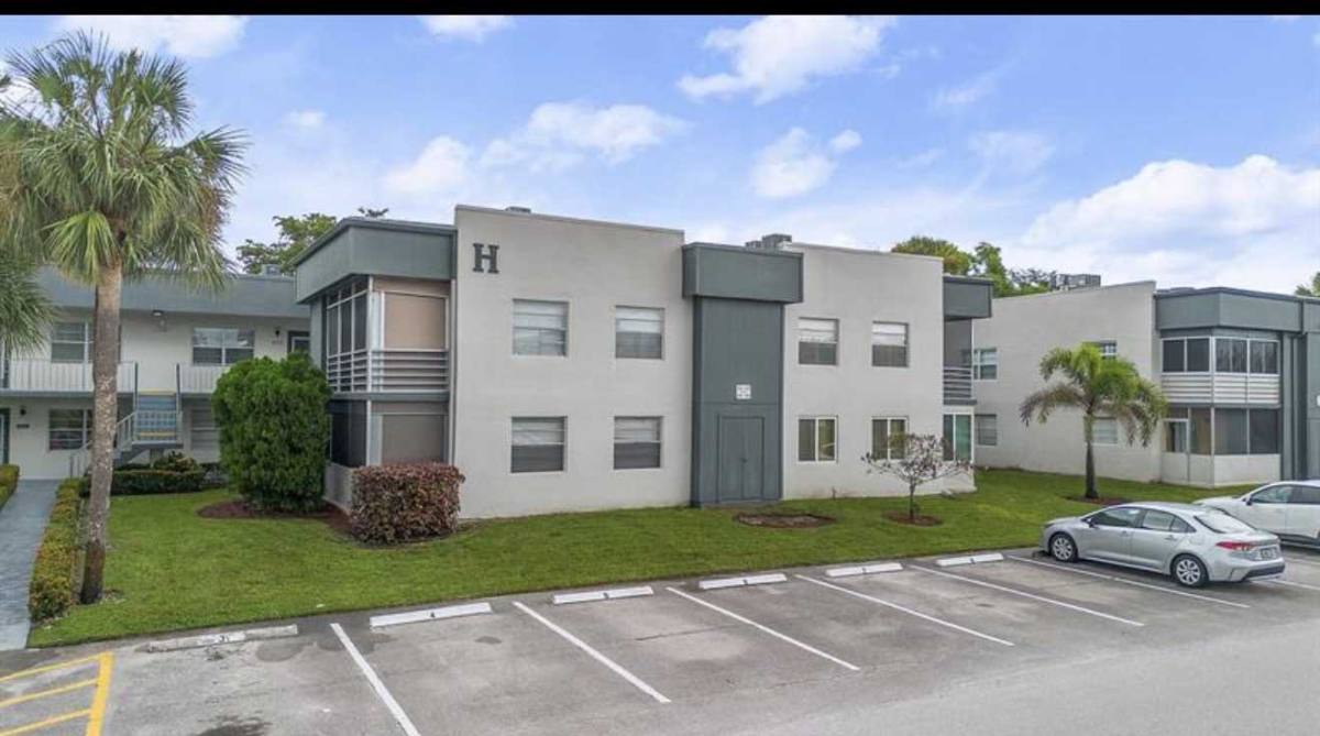 Condo for rent at 329 Normandy Lane, Delray Beach, FL 33484