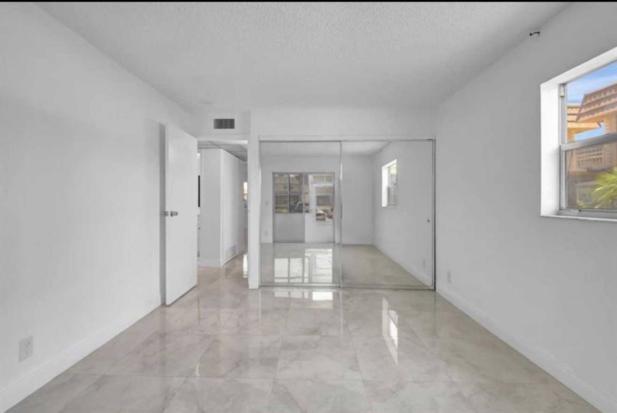 Apartment for rent at 21 Brittany Dr, Delray Beach, FL 33446