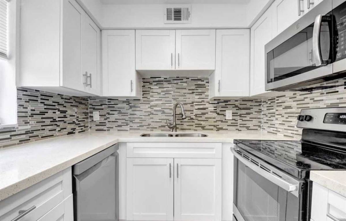 Apartment for rent at 21 Brittany Dr, Delray Beach, FL 33446