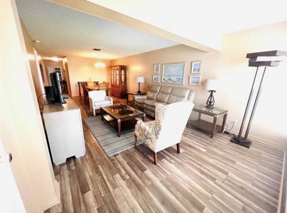 Apartment for rent at 21 Brittany Dr, Delray Beach, FL 33446