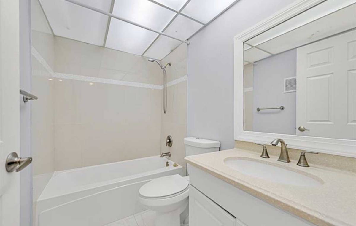 Apartment for rent at 21 Brittany Dr, Delray Beach, FL 33446