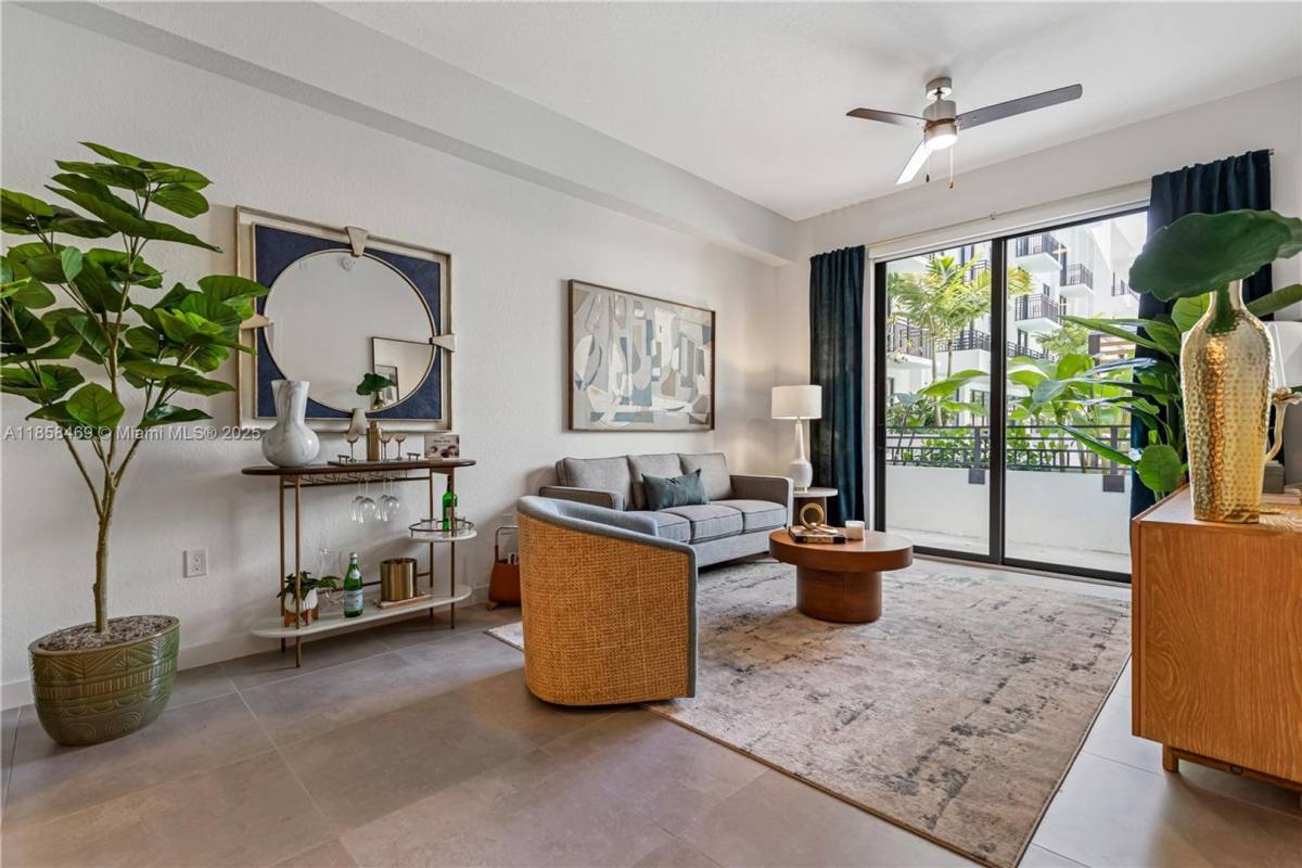 Apartment for rent at 4 N Federal Highway 255, Dania, FL 33004