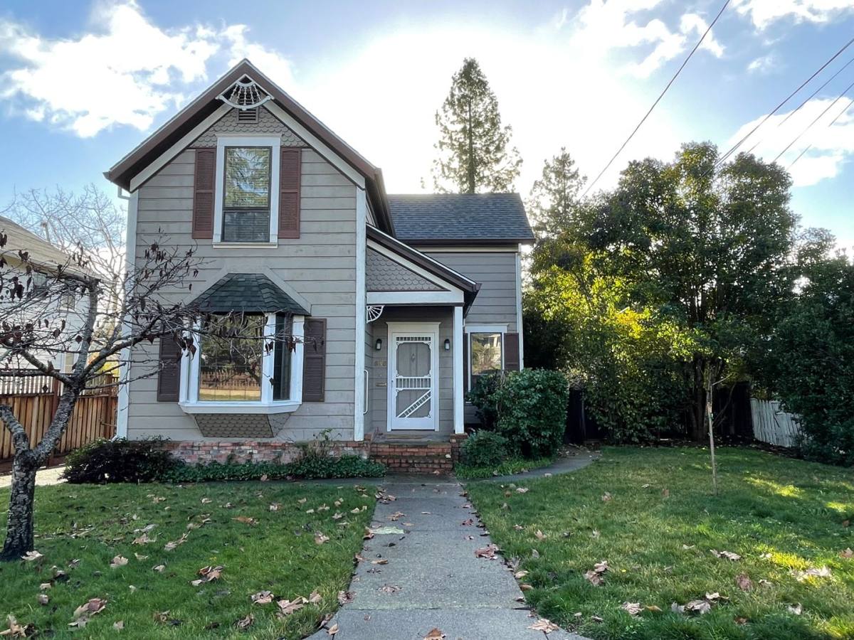 House for rent at 535 Upham St, Petaluma, CA 94952