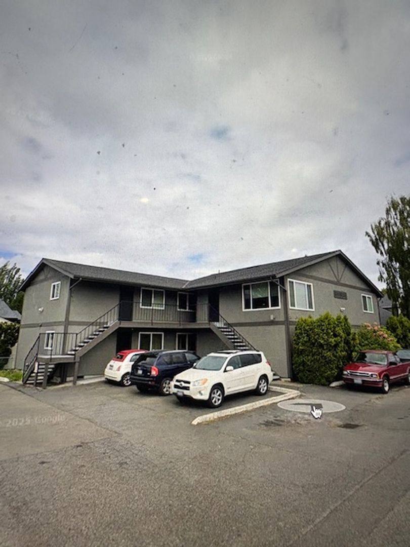 Apartment for rent at 15015 10th Ave SW, Seattle, WA 98166