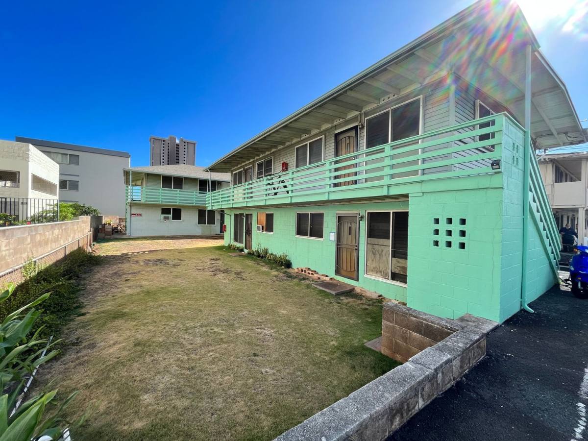 Apartment for rent at 2115 Algaroba St, Honolulu, HI 96826