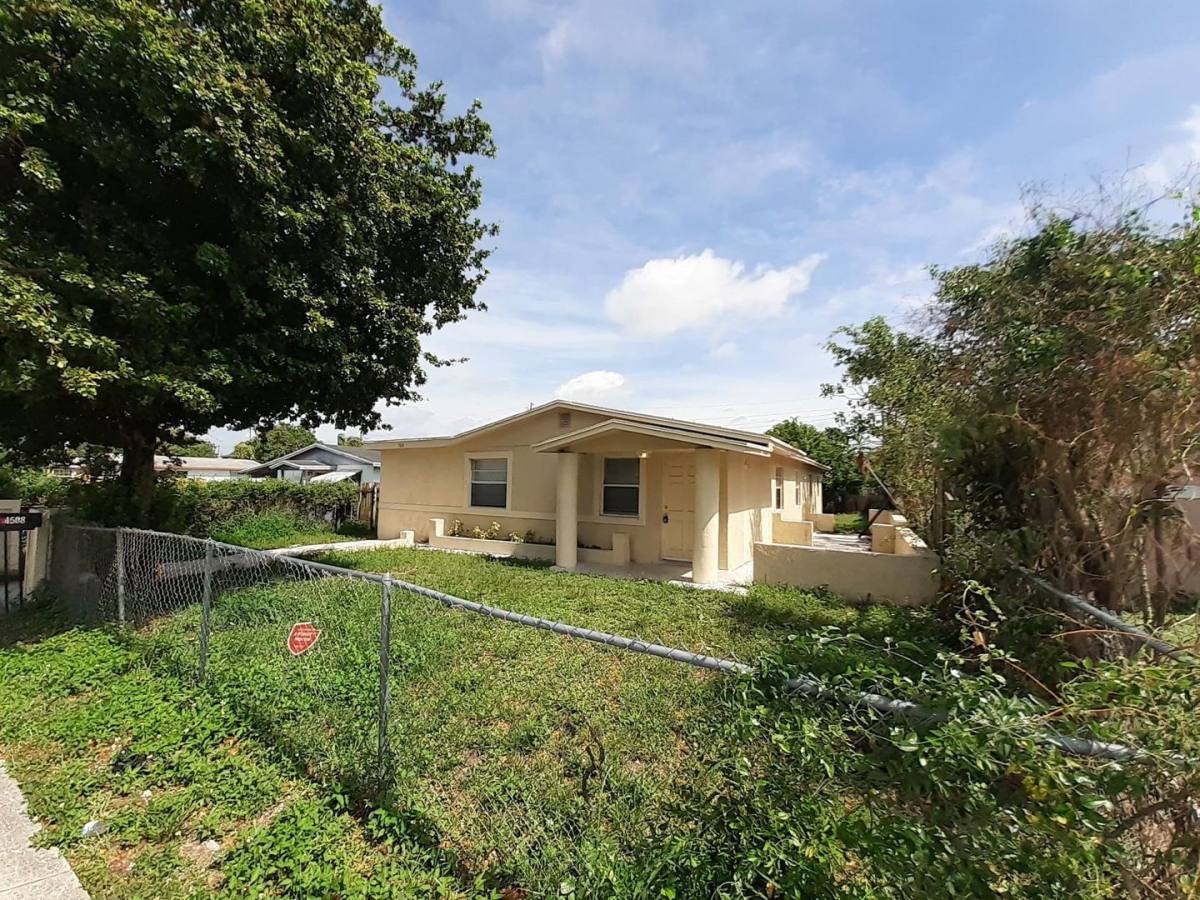 House for rent at 1508 W 31st St, West Palm Beach, FL 33404