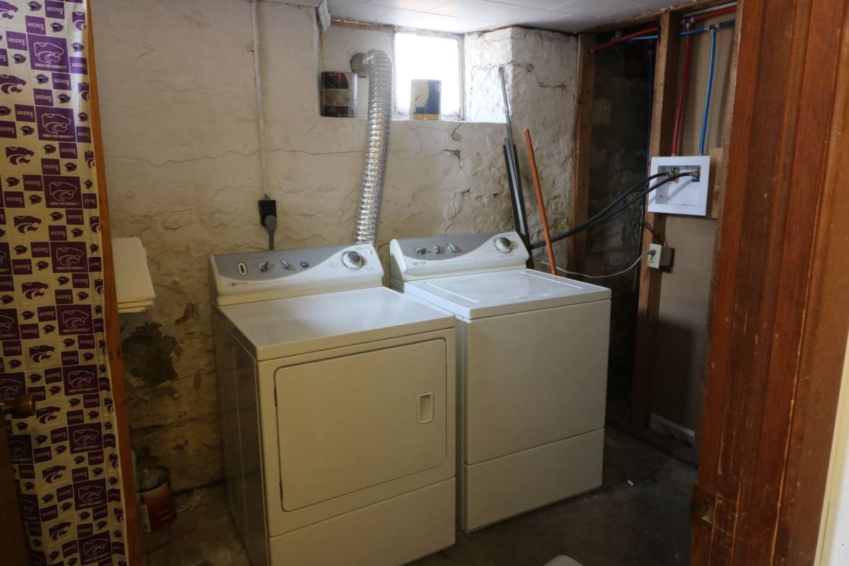 Apartment for rent at 1015 Bertrand St, Manhattan, KS 66502