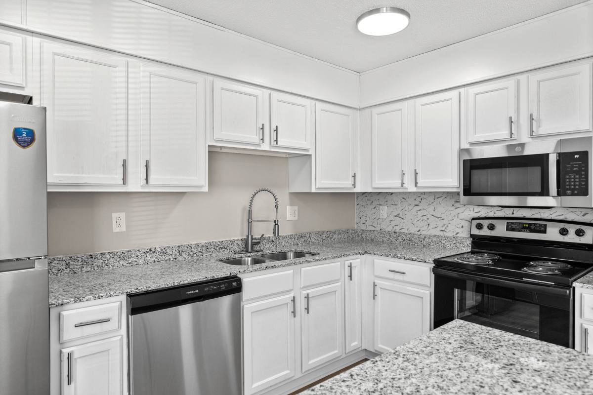 Apartment for rent at 1300 Cloverdale Rd, Selma, AL 36703