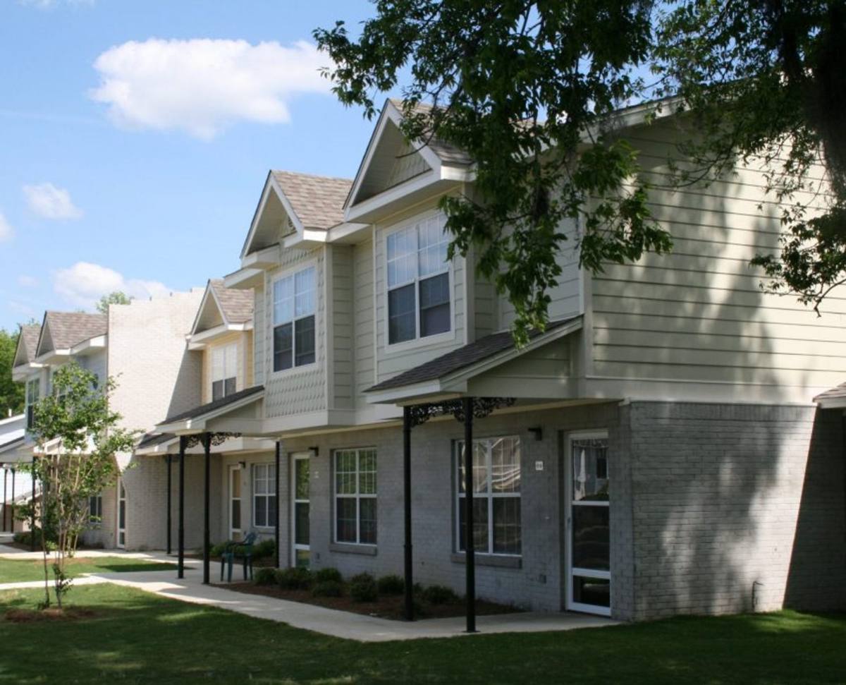 Apartment for rent at 1300 Cloverdale Rd, Selma, AL 36703