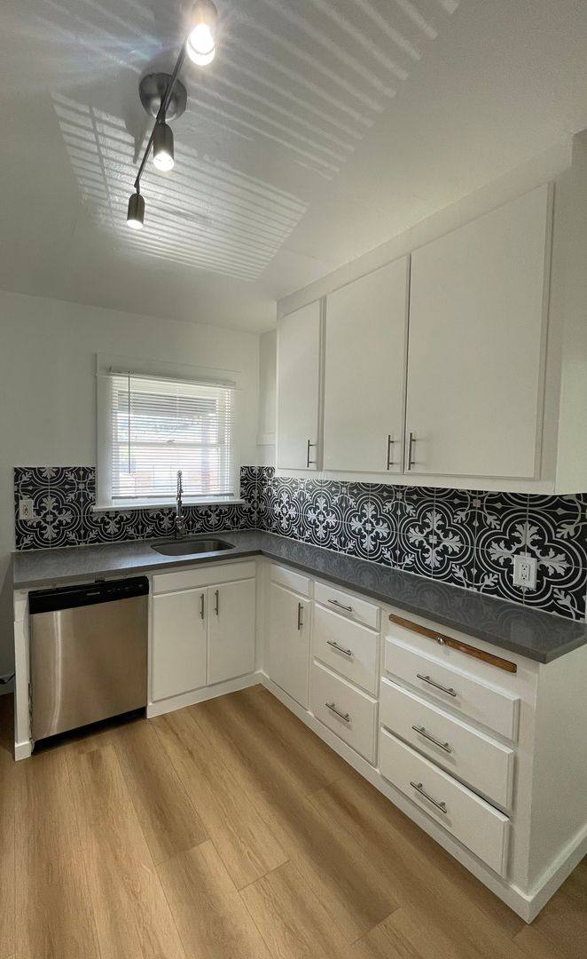 Apartment for rent at 3720 San Fernando Rd, Glendale, CA 91204