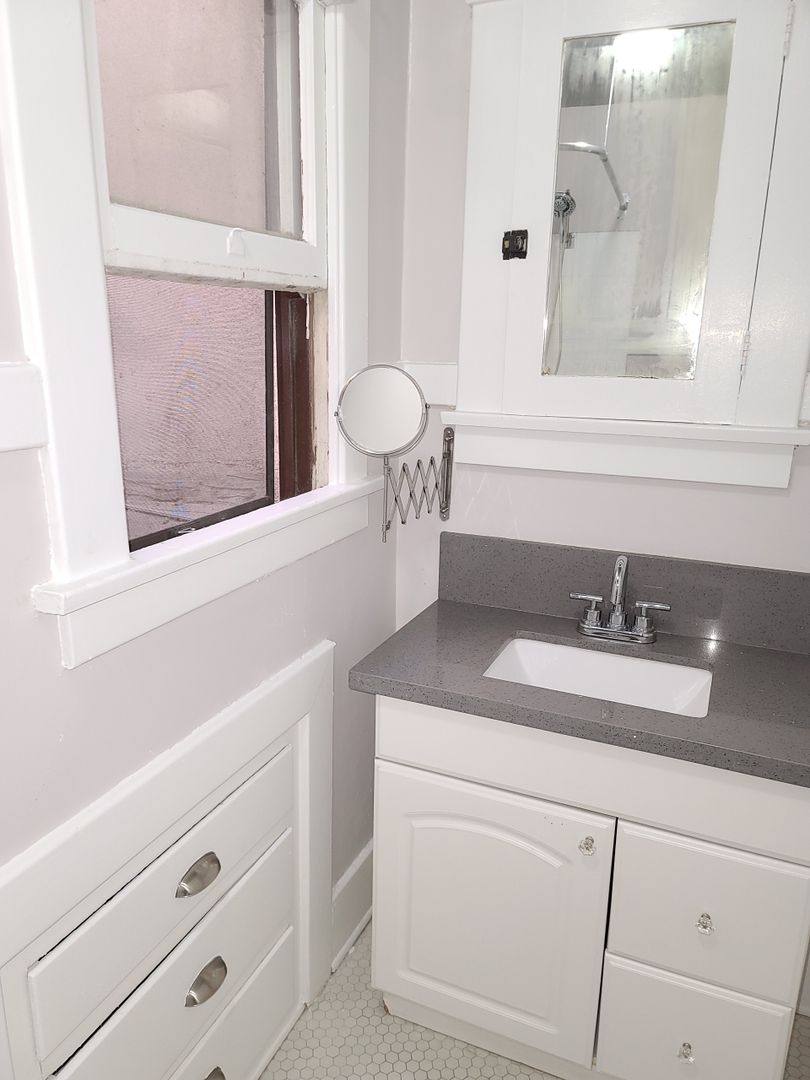 Apartment for rent at 3720 San Fernando Rd, Glendale, CA 91204