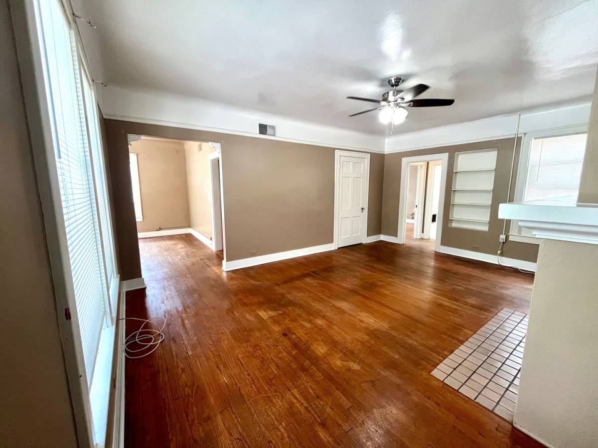 House for rent at 424 E Ashby Place, San Antonio, TX 78212