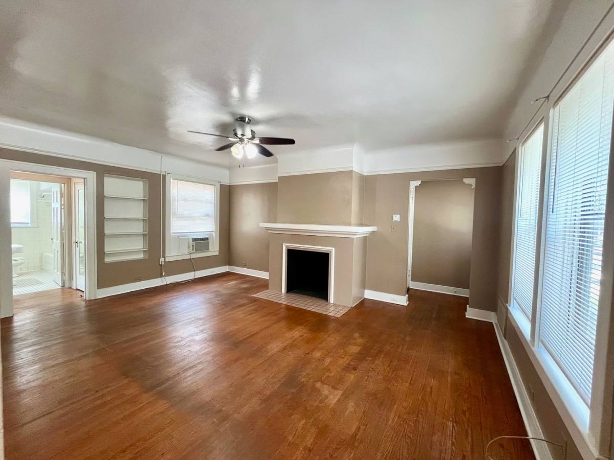 House for rent at 424 E Ashby Place, San Antonio, TX 78212