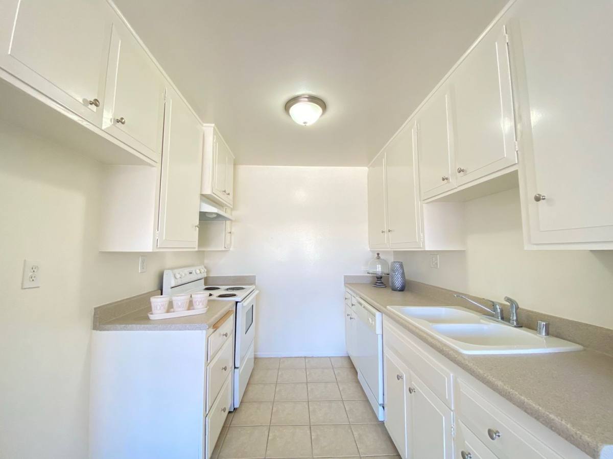 Apartment for rent at 12320 Burbank Blvd, Valley Village, CA 91607