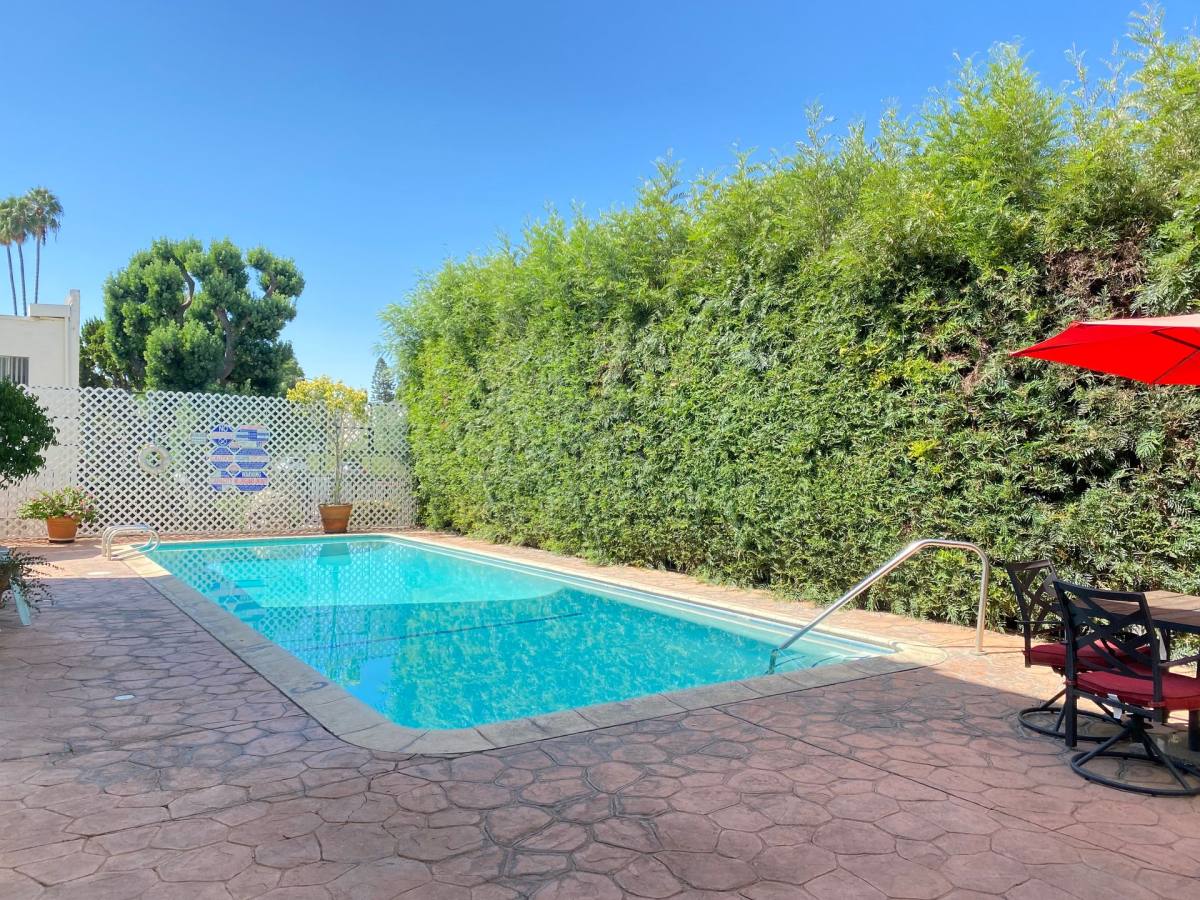 Apartment for rent at 12320 Burbank Blvd, Valley Village, CA 91607