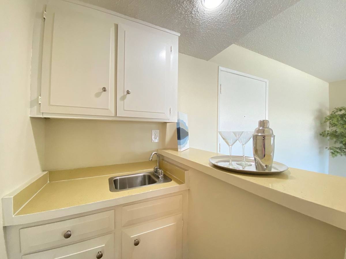 Apartment for rent at 12320 Burbank Blvd, Valley Village, CA 91607