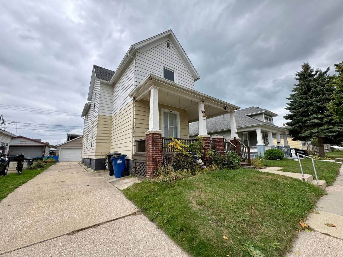 Apartment for rent at 1801 N Wisconsin St, Racine, WI 53402