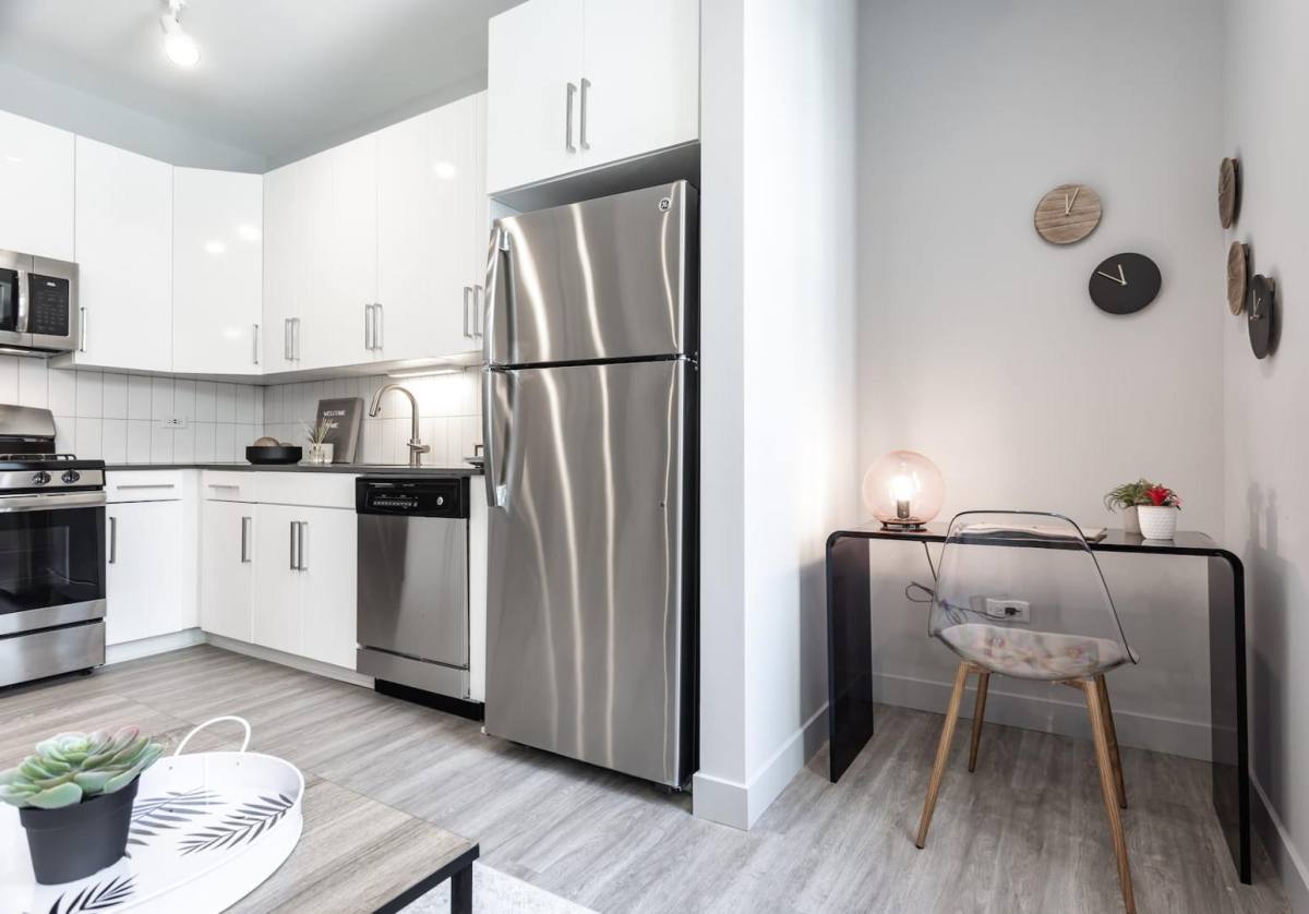 Apartment for rent at 330 S Wells St, Chicago, IL 60606