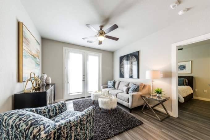 8101 San Felipe Blvd, Austin, TX 78729