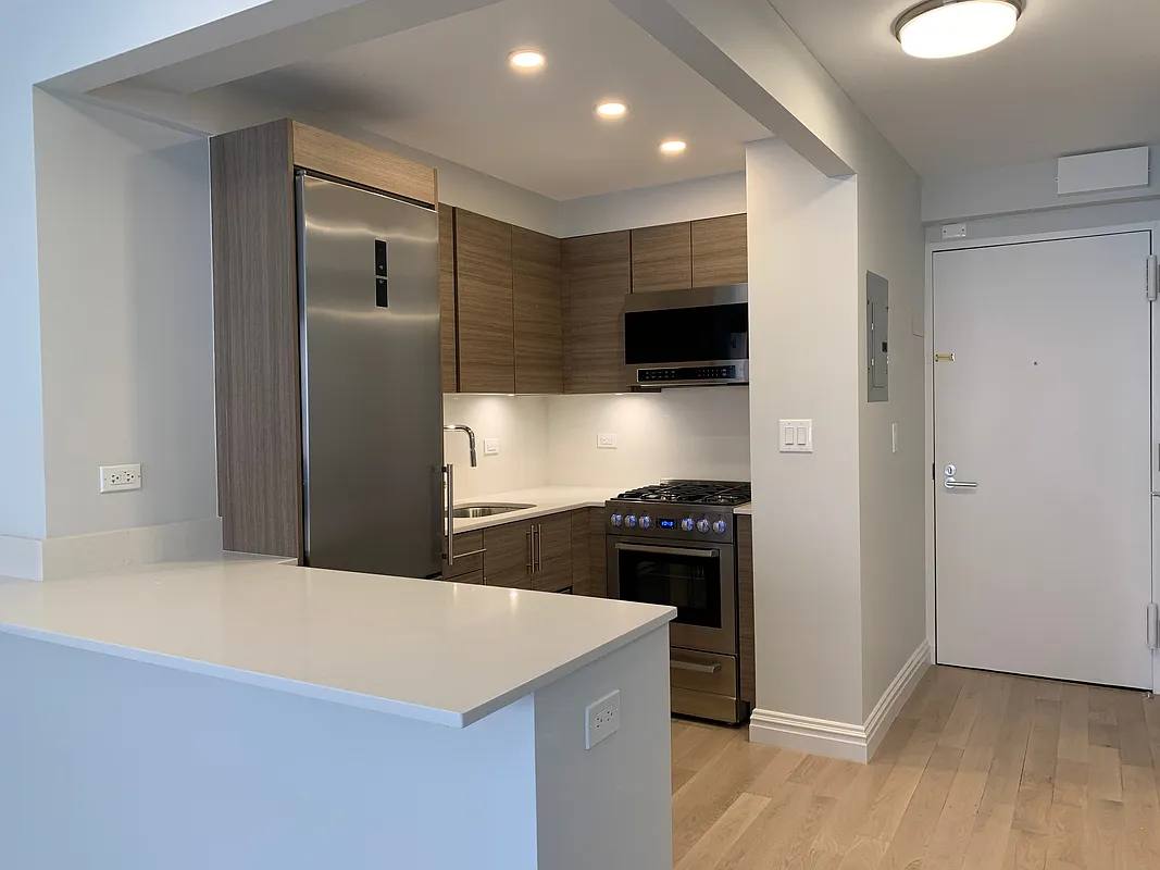 Apartment for rent at 340 E 51st St #31FF, New York, NY 10022