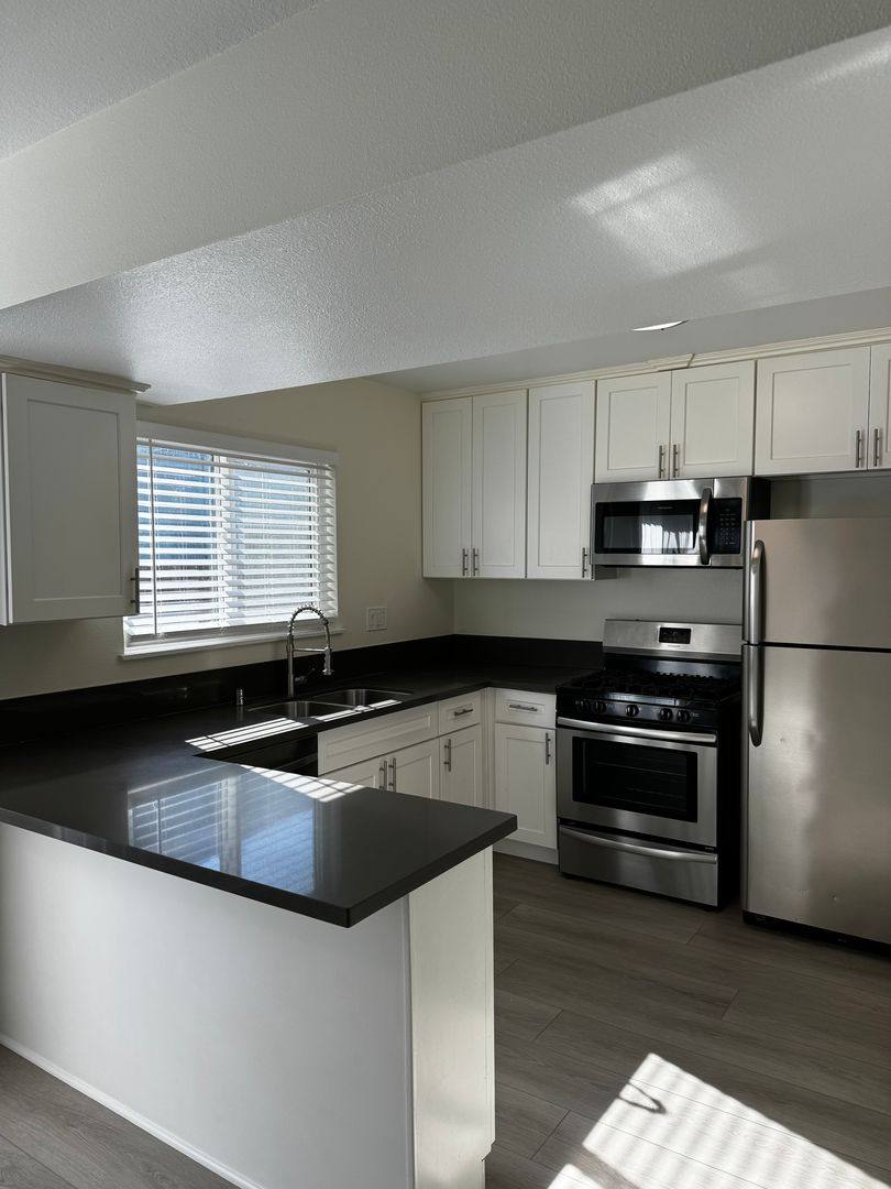 Apartment for rent at 6330 Newlin Ave, Whittier, CA 90601