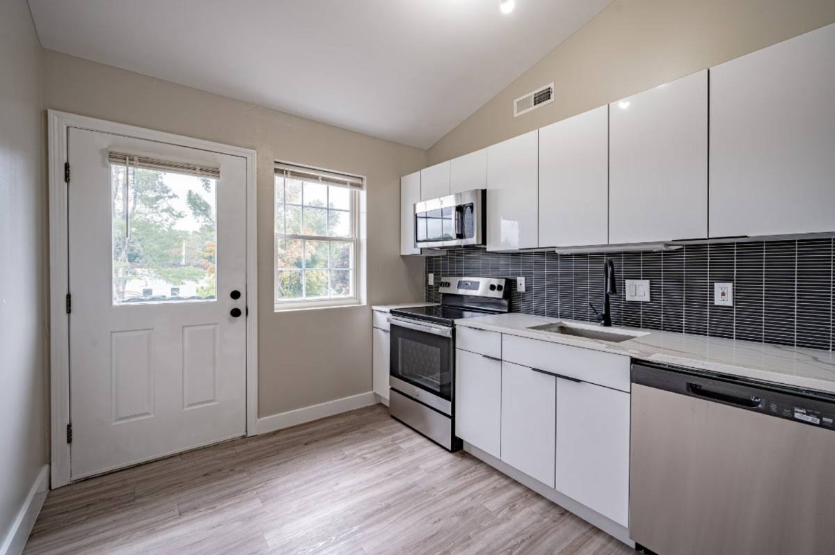 Apartment for rent at 253 W River St Milford, Court, Milford, CT 06461