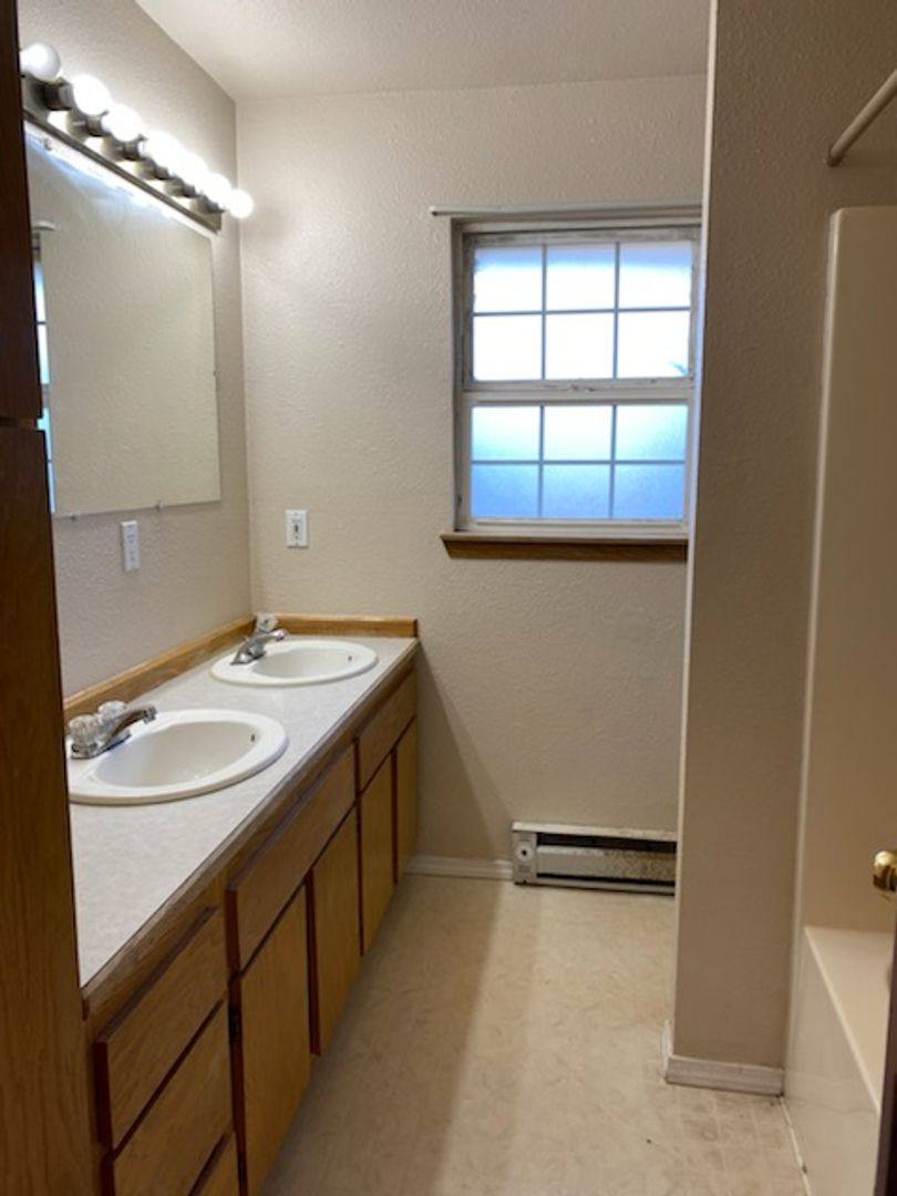 House for rent at 908 C St SW, Ephrata, WA 98823
