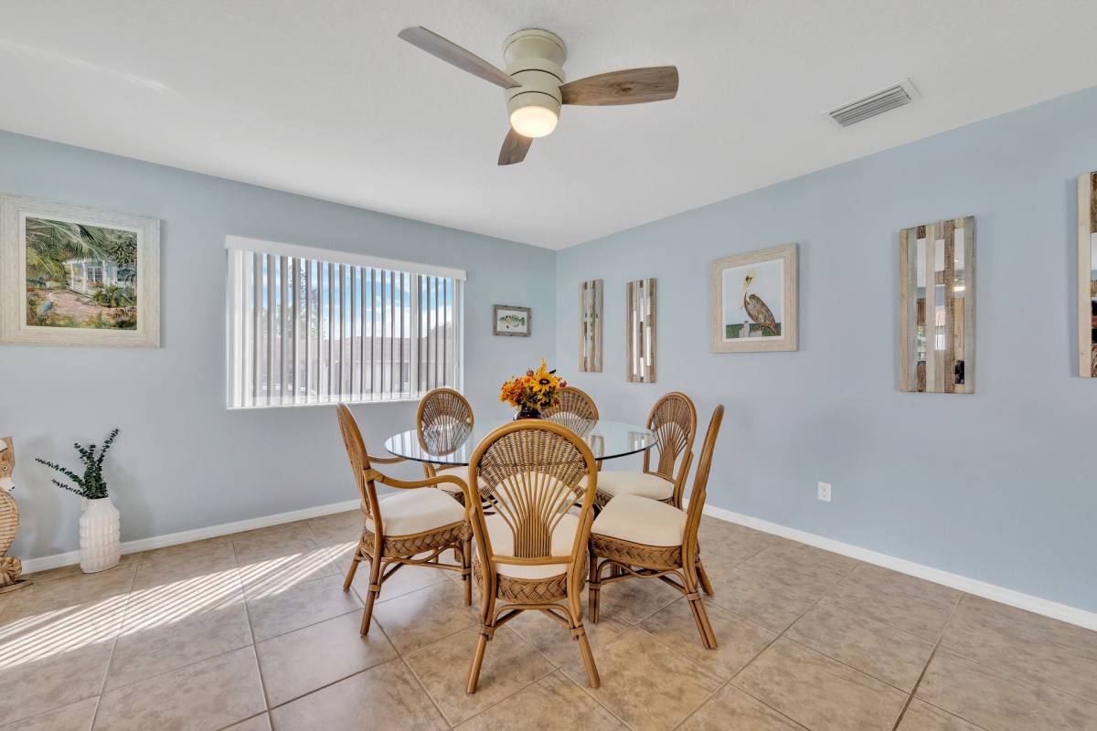 Apartment for rent at 2401 Riverbluff Parkway, Sarasota, FL 34231