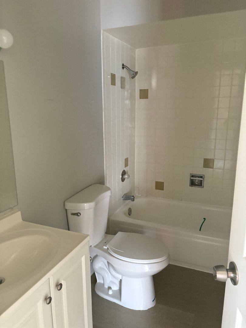 Apartment for rent at 4209-4225 W 115th St, Alsip, IL 60803