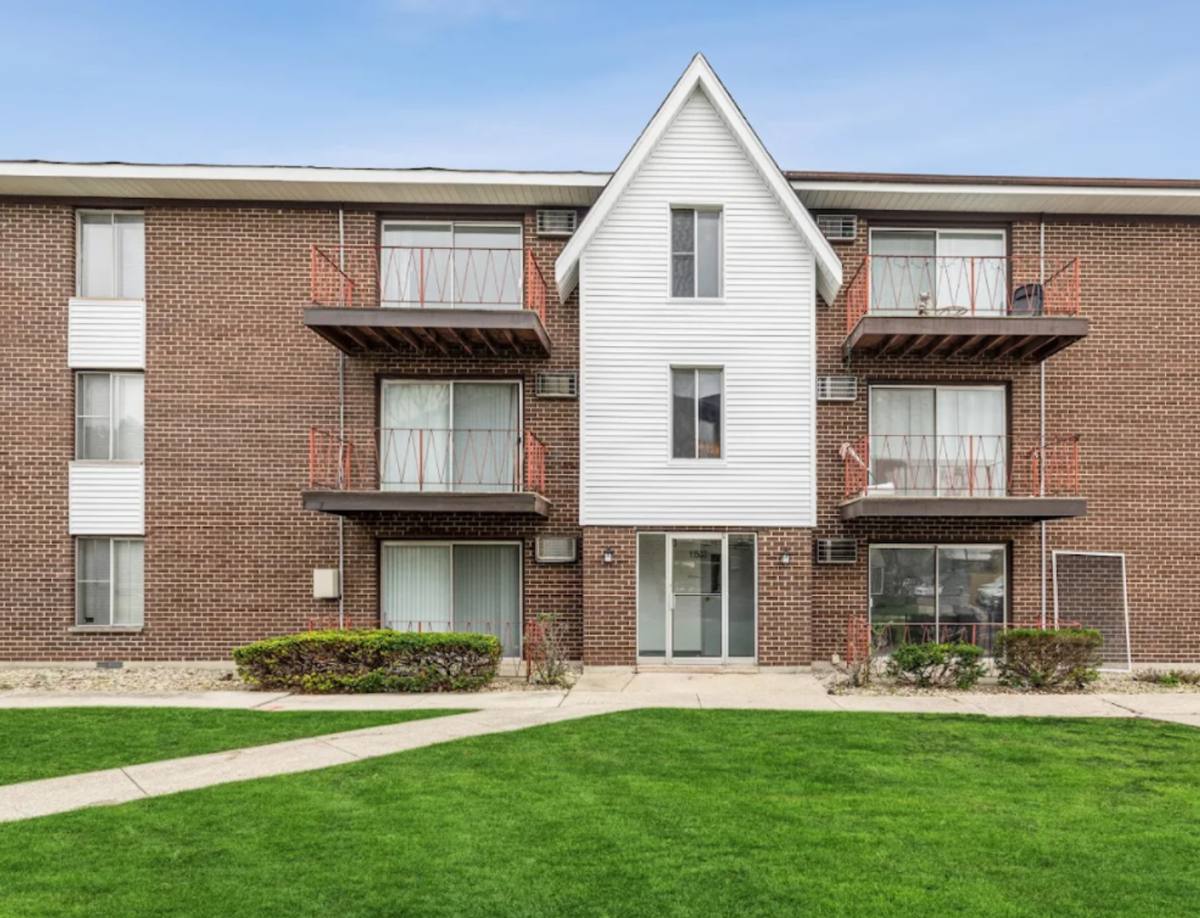 Apartment for rent at 4209-4225 W 115th St, Alsip, IL 60803