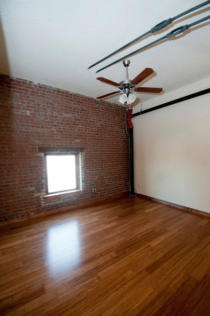 Apartment for rent at 211 S Market Ave, Springfield, MO 65806