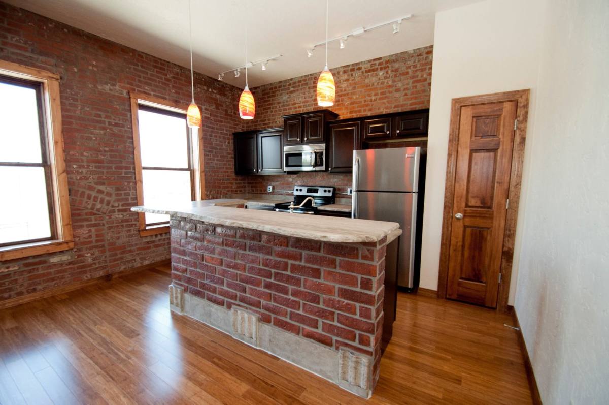 Apartment for rent at 211 S Market Ave, Springfield, MO 65806