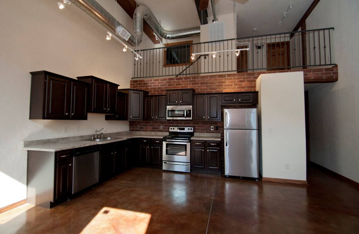 Apartment for rent at 211 S Market Ave, Springfield, MO 65806