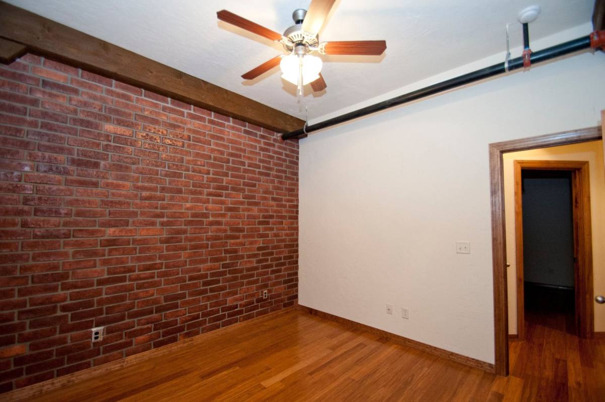 Apartment for rent at 211 S Market Ave, Springfield, MO 65806