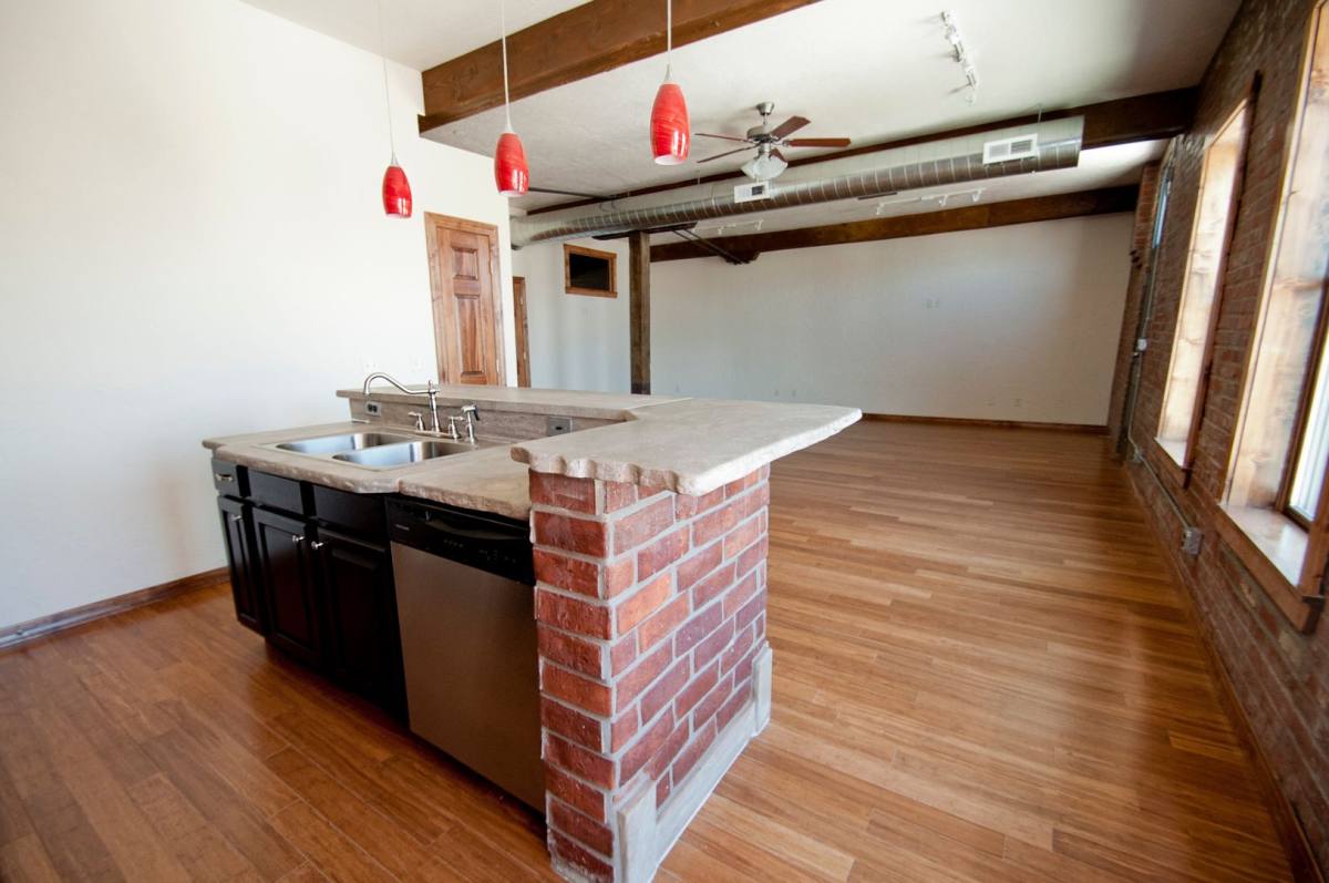 Apartment for rent at 211 S Market Ave, Springfield, MO 65806
