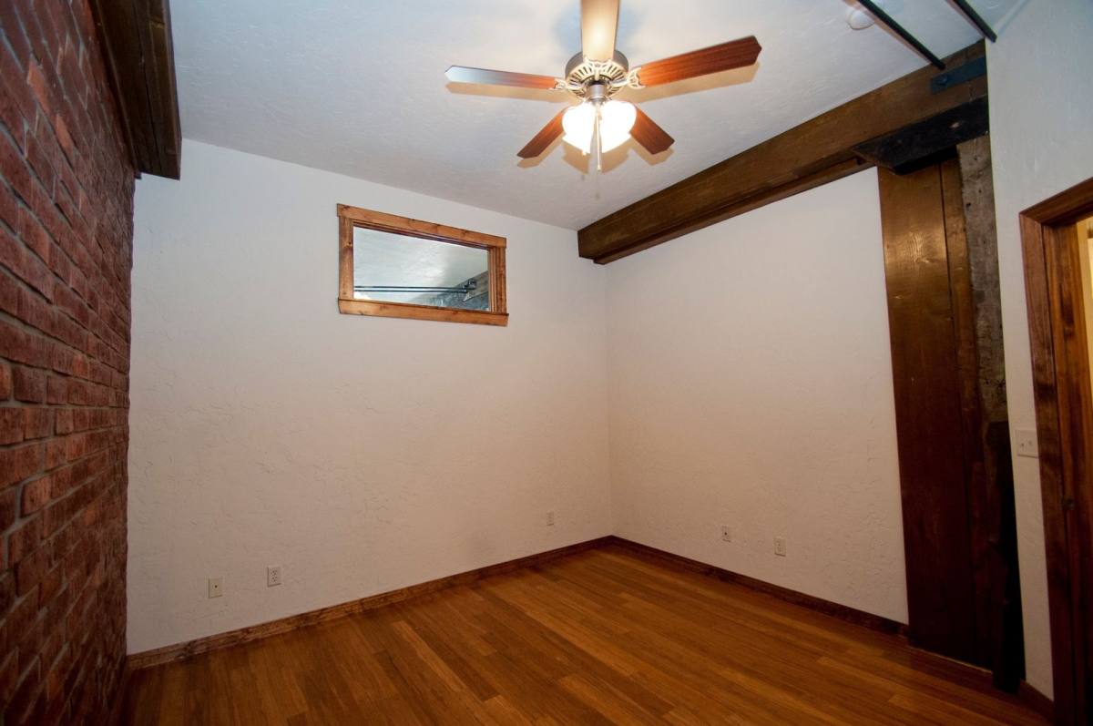 Apartment for rent at 211 S Market Ave, Springfield, MO 65806