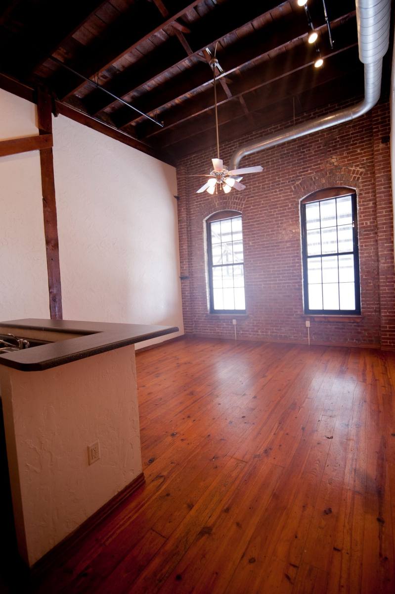 Apartment for rent at 505 N Jefferson Ave, Springfield, MO 65806