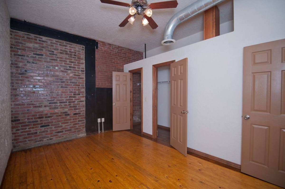 Apartment for rent at 505 N Jefferson Ave, Springfield, MO 65806